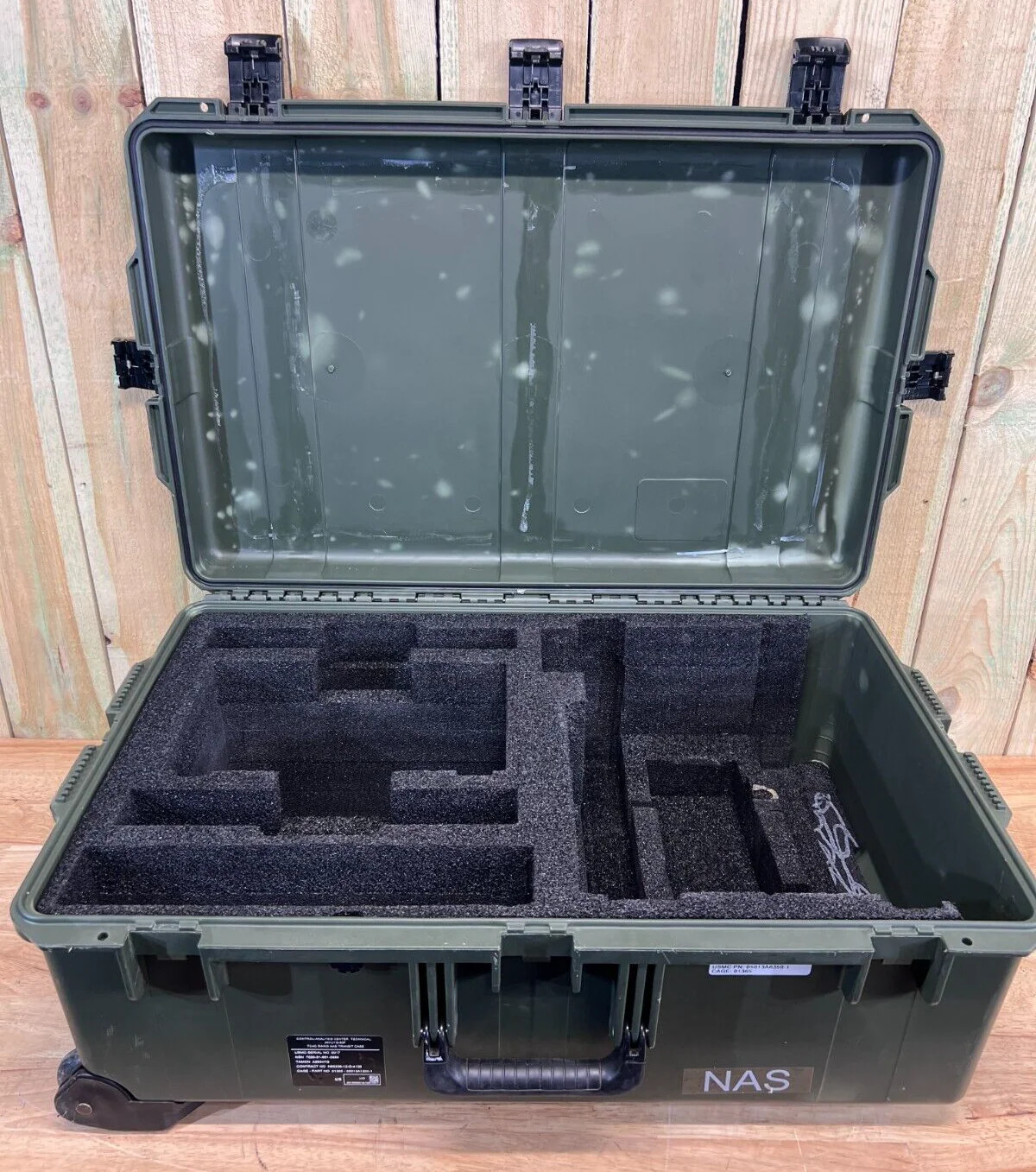 Pelican Storm iM2950 Green Rolling Waterproof Case Good Condition AB