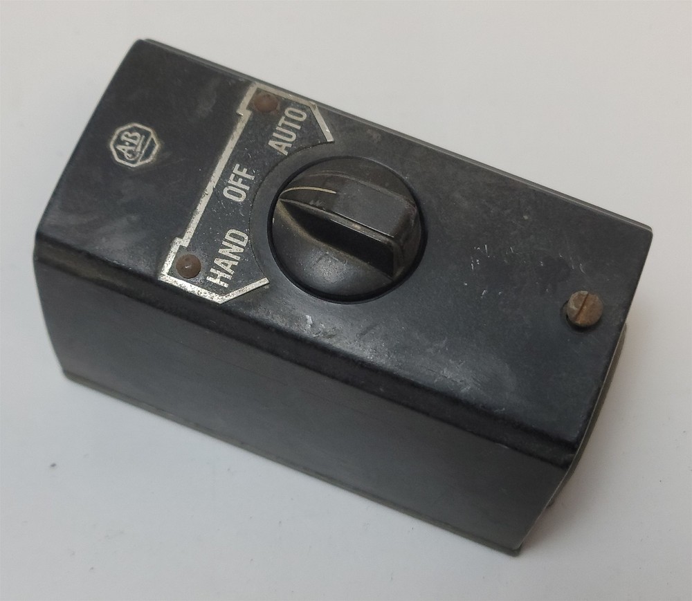 Allen Bradley Type R4SA 3-Position Selector Switch, Hand/Off/Auto