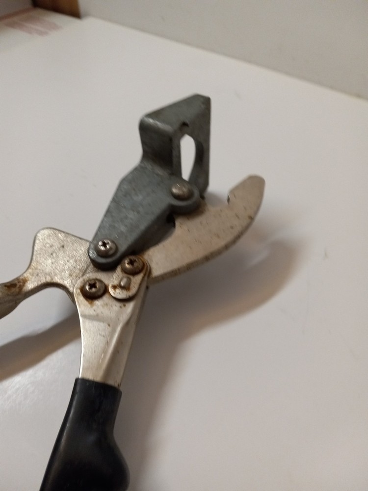 Crain Cutter Co No 440