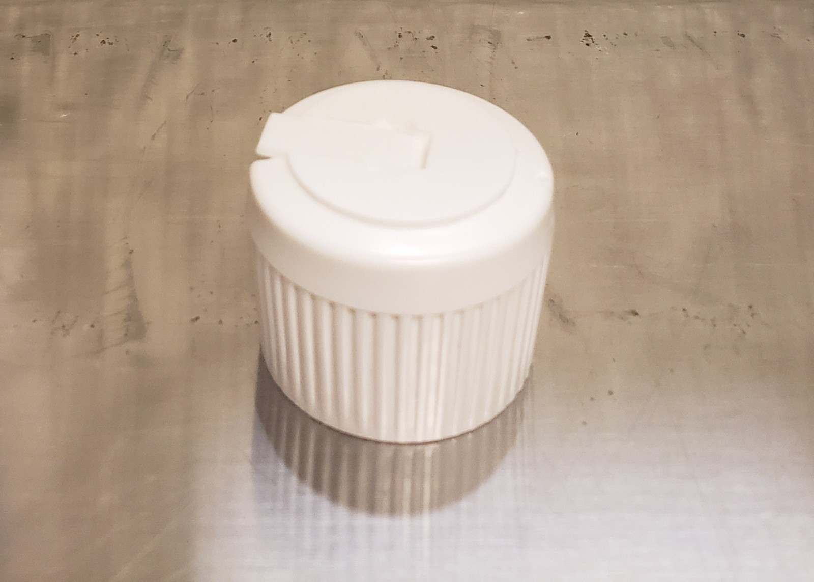 White PP Plastic 28-410 ribbed Skirt Spouted Cap  QTY 20  for Twin neck Bottles