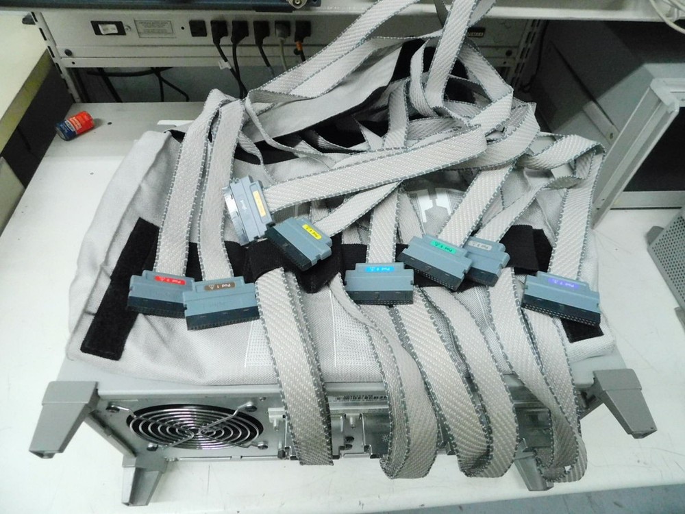 AGILENT 1670G LOGIC ANALYZER WITH CABLES. M7518