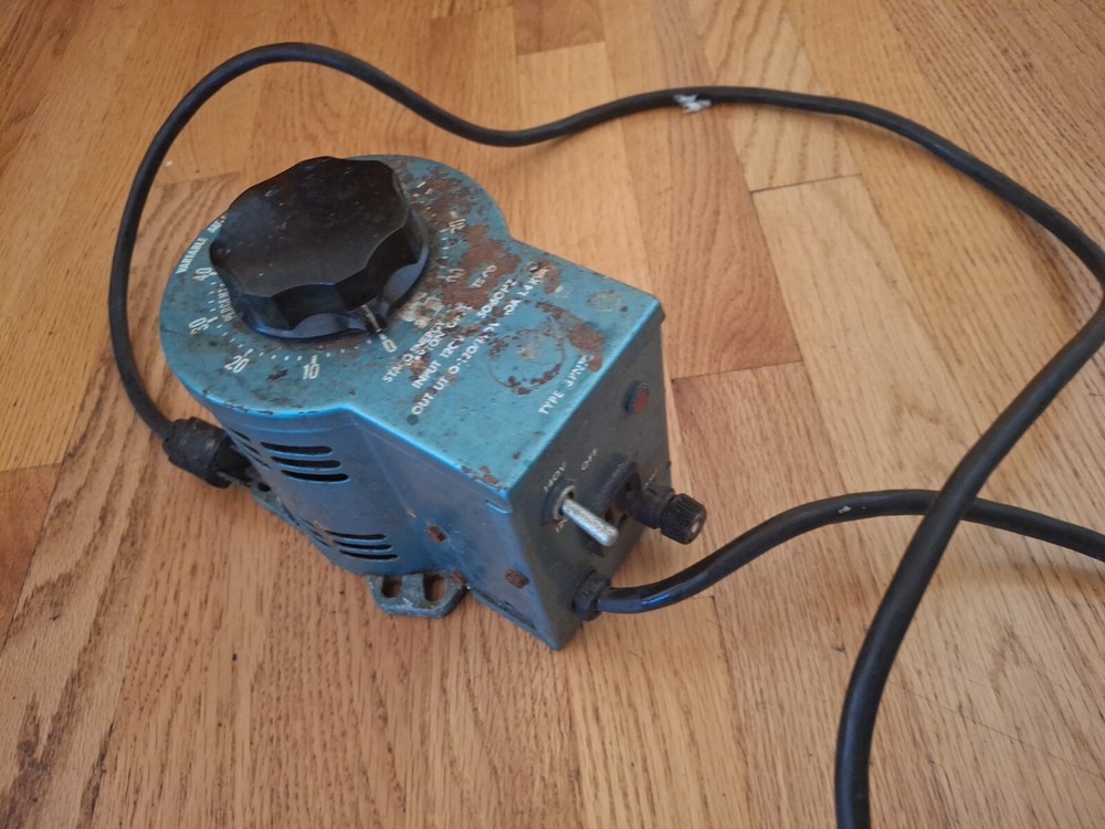 Staco 3Pn1020, Variable Auto Transformer Input 240V, 50/60Hz 3Pn1020