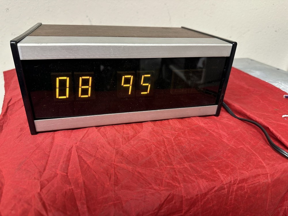 ESE ES-166A 6-digit 1 Inch Amber Remote Time Code Reader In Desk Top Enclosure