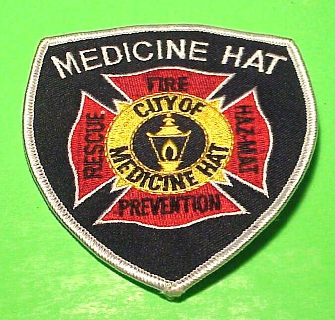 MEDICINE HAT  ALBERTA CANADA  ( SILVER BORDER )  4 1/4"  FIRE DEPT. PATCH