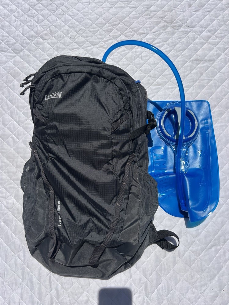Clean! Camelbak Black Cloud Walker 18 Backpack  *Unused 2.5l Hydration Bladder