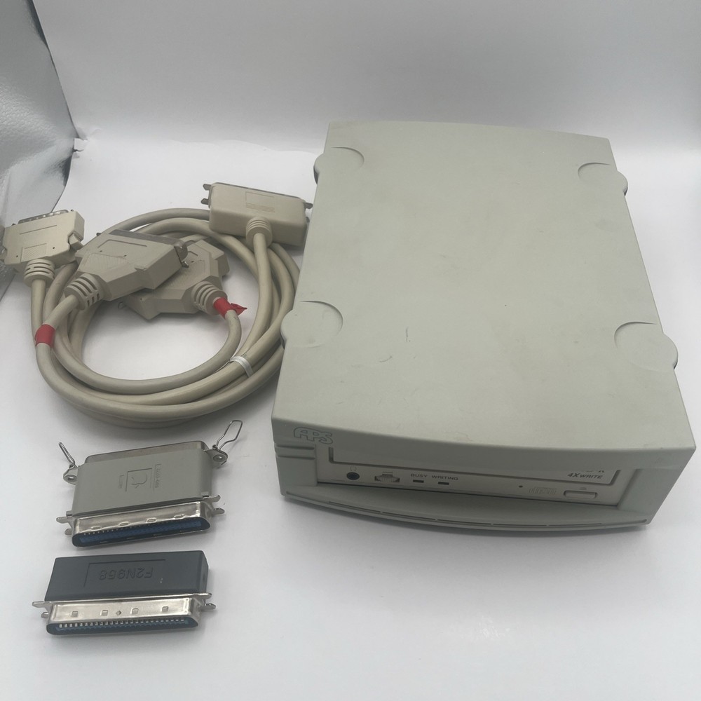 CD-R APS TECHNOLOGIES 106747 (4X Write) w/ Some Cables and Accessories.