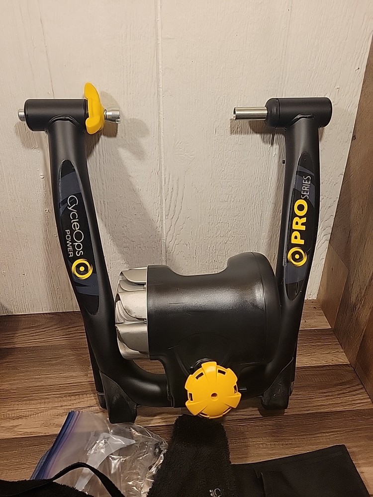 Cycleops Bike Trainer With 2 Blocks