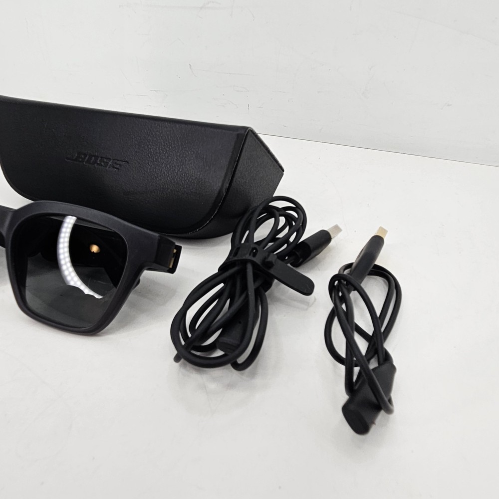 Bose Frames BMD0007 Black Bluetooth Audio Sunglasses w/ Charging Cables & Case