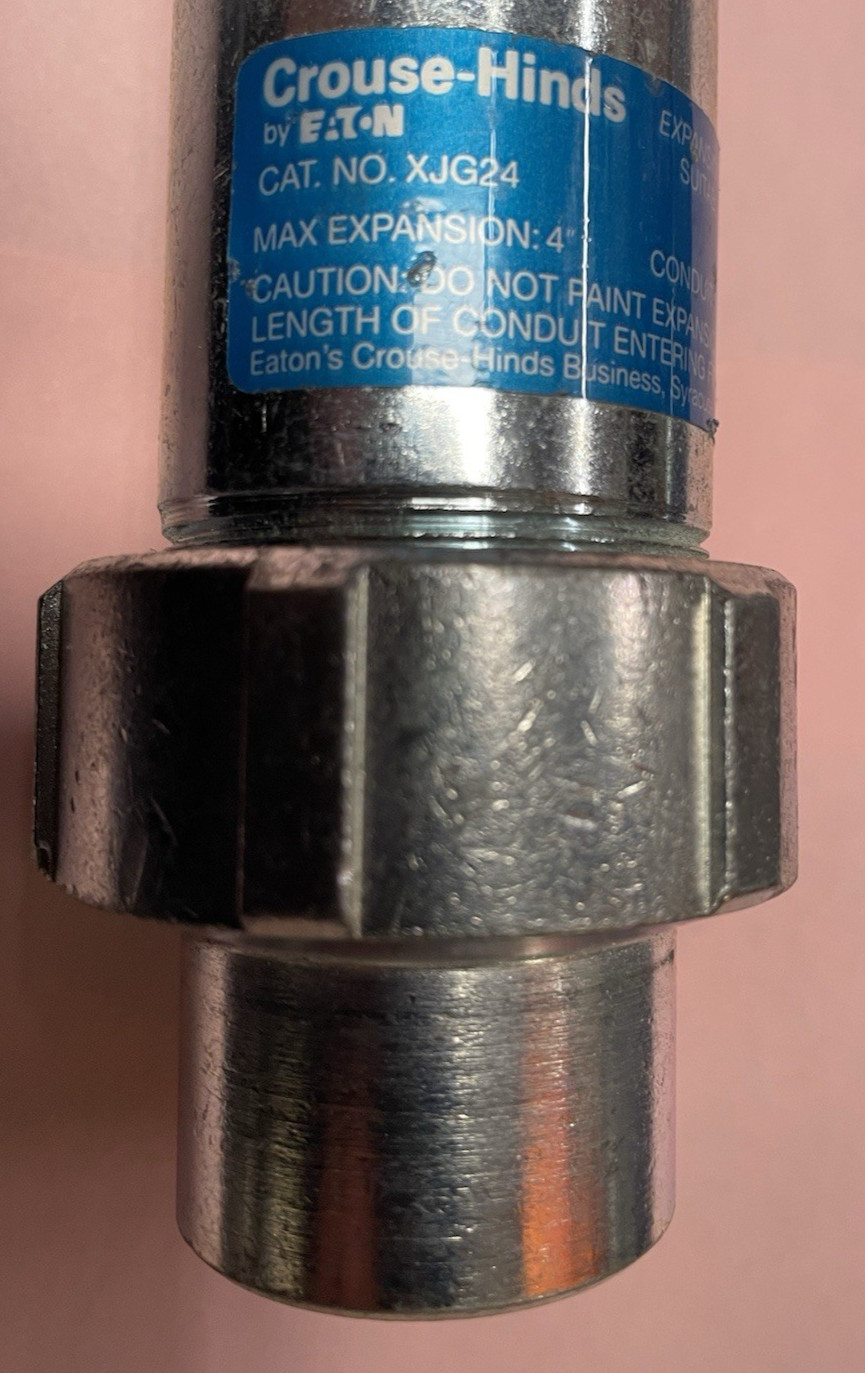 EATON Crouse-Hinds XJG24 3/4" EXPANSION JOINT CONDUIT FITTING W/4" MOVEMENT