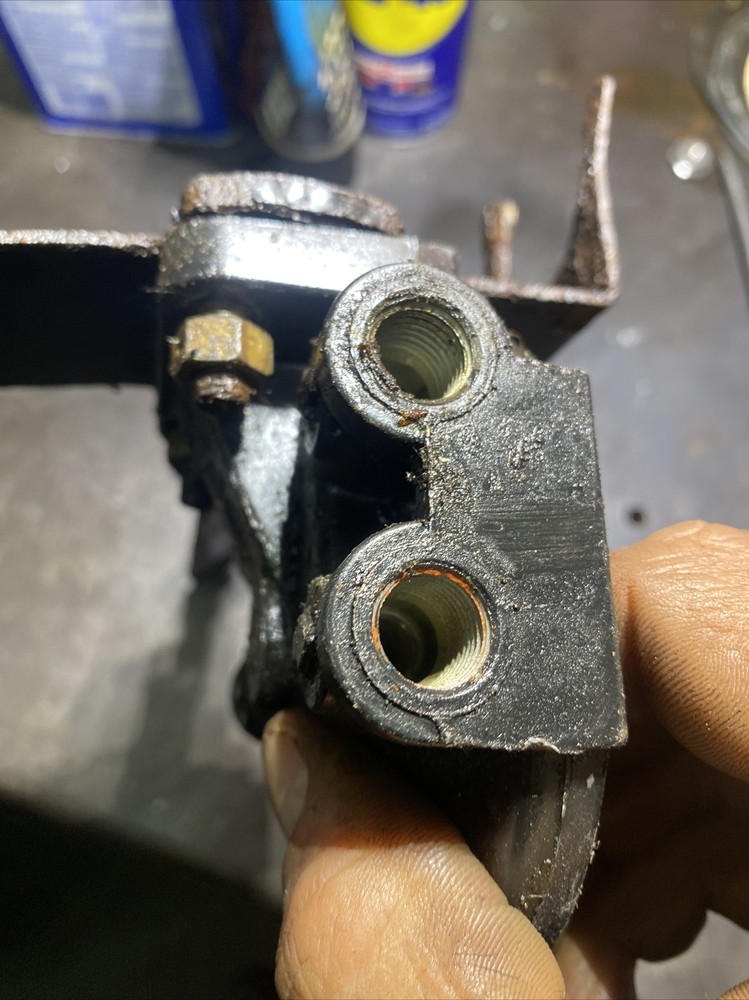 Mercruiser IO fuel filter and pump bracket