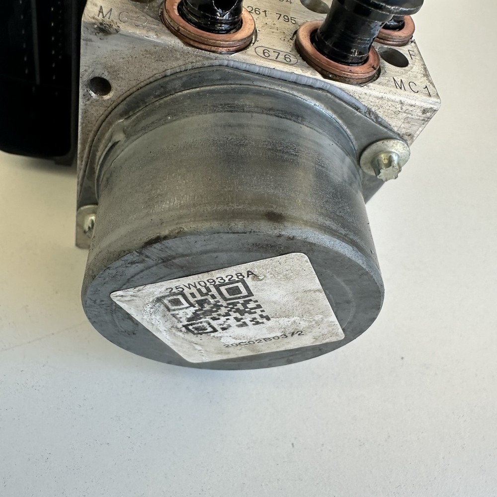 Royal Enfield Interceptor 650 2020 ABS pump modulator controller block unit