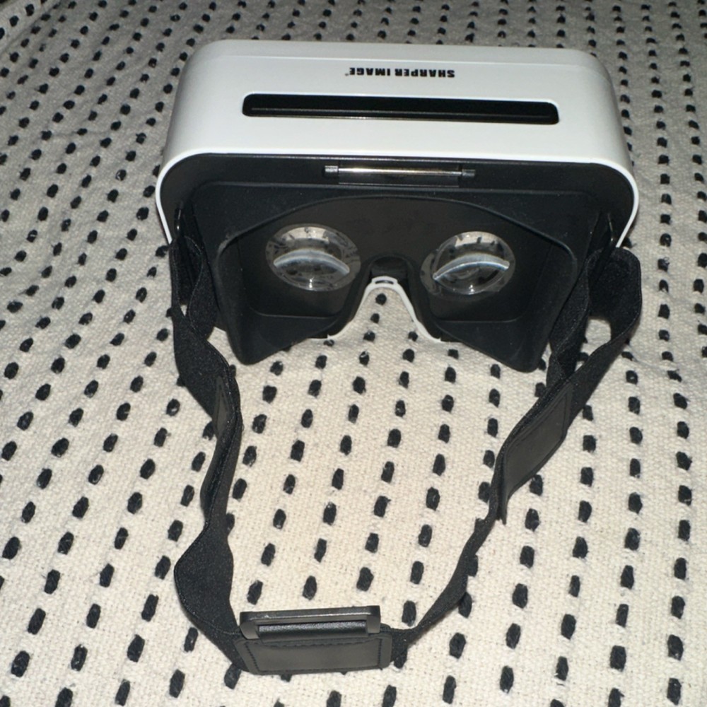 Sharper Image VR Headset White/Black for Smartphones Adjustable Strap 5.9" Max
