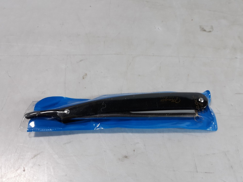 Magic Straight Razor Black Handle Pat. Reg.