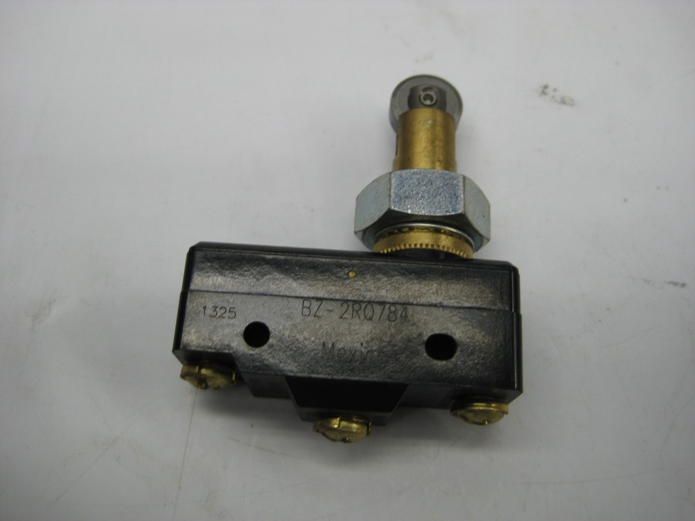MICROSWITCH BZ-2RQ784 ROLLER SWITCH NSNP