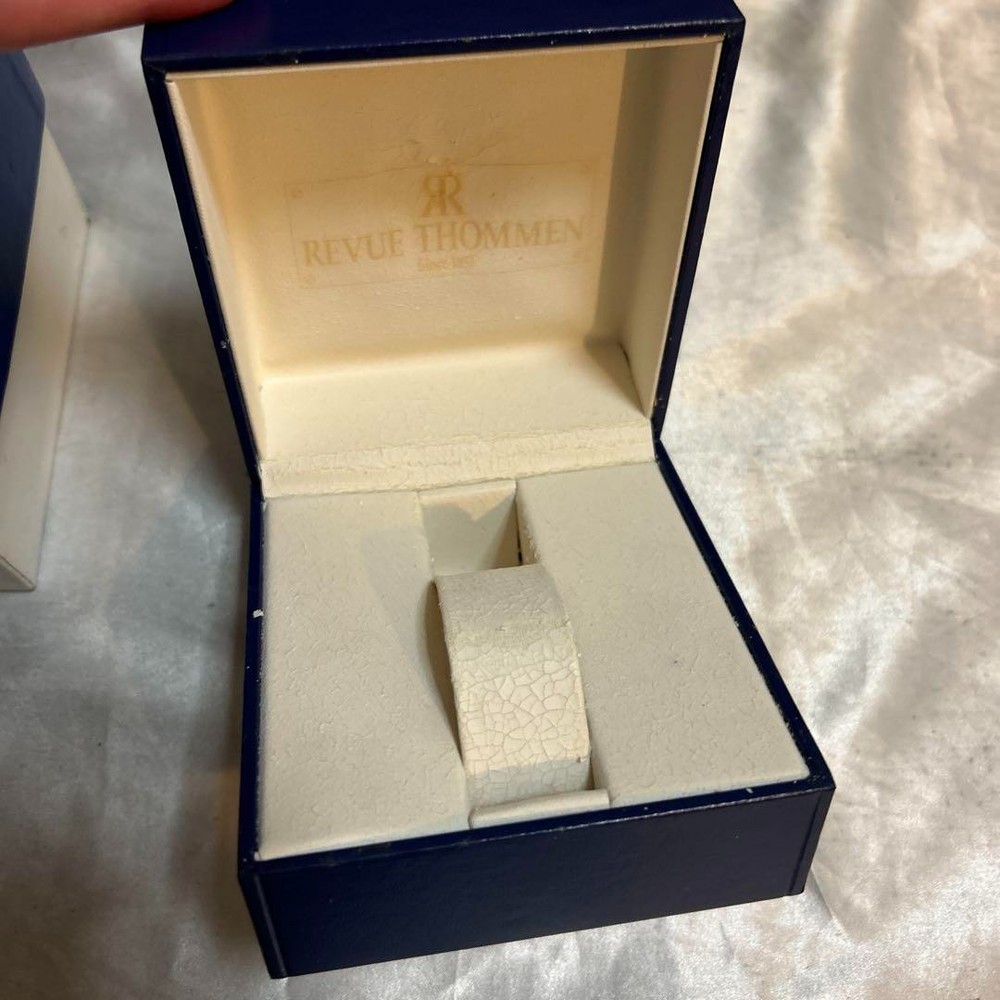 Revue Thommen watch empty box case used from Japan