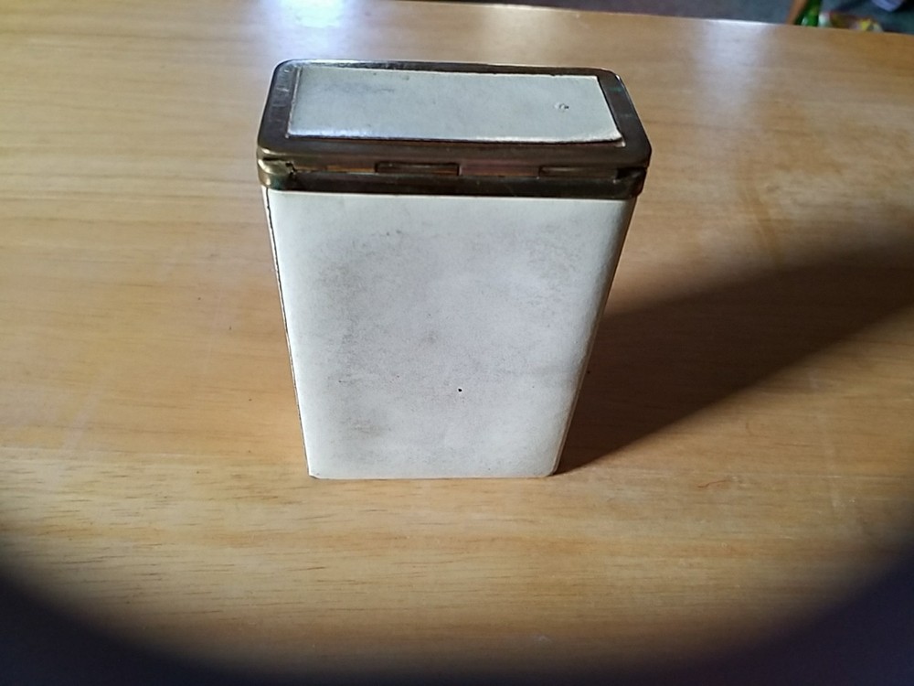 Vintage Princess Gardner Retro Cigarette Case