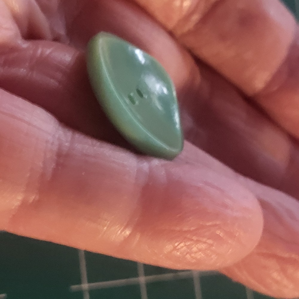 Colt # 53 button bright green confirmed pattern 7/8" excellent condition