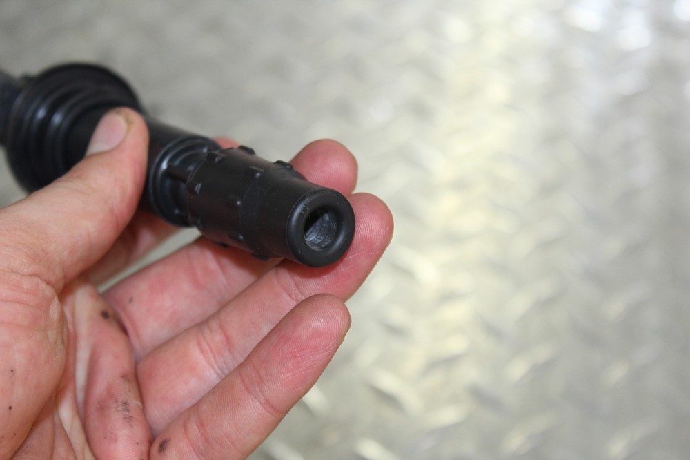 2011 TRIUMPH SPEED TRIPLE IGNITION COIL SPARK PLUG CAP