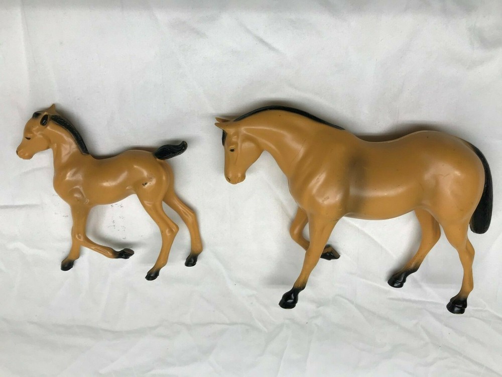 Hartland 7" Mare & Foal very nice pair