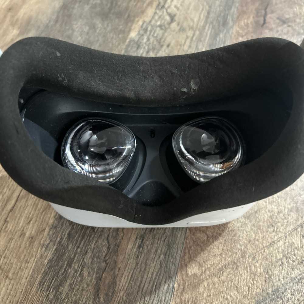 Meta Quest 2 - Headset Only - Unknown Storage - See Photos & Description