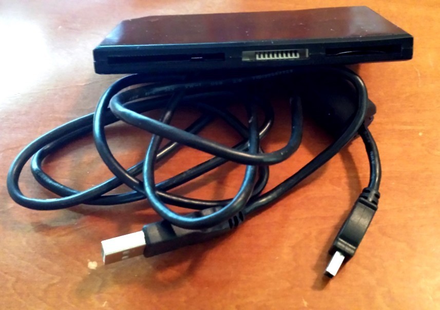 Handy 4" USB 2.0 Memory Card Reader/Writer Vantec UGT-CR-920