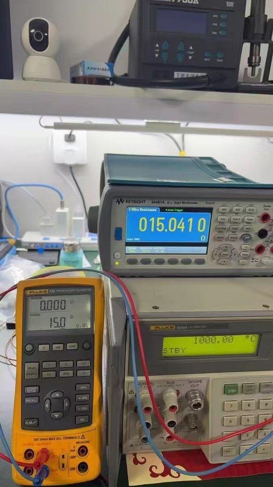 Fluke 724 Temperature Calibrator Fluke724