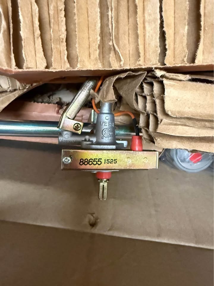 Weber Propane Manifold Assembly With Control Knobs, Summit