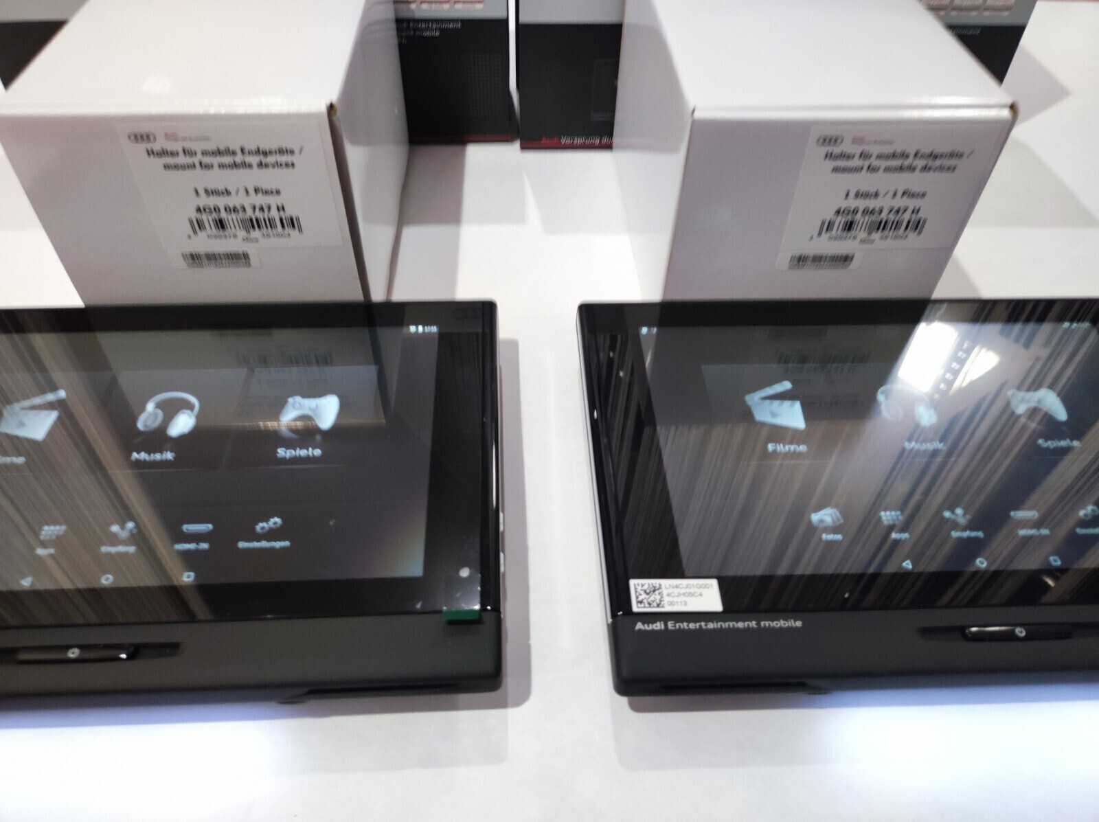 Audi Set of 2 Entertainment Player Android 4 Tablet + Holder PC 4M0051700F