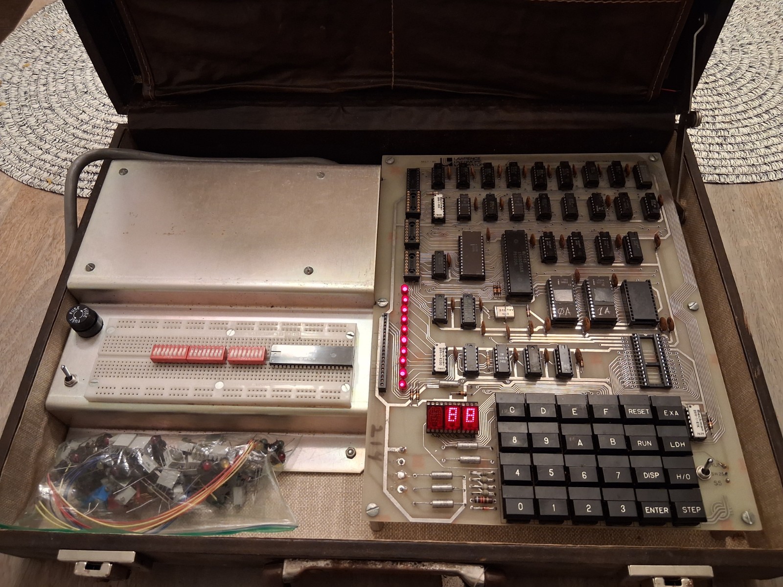 1976 Lawrence Livermore Laboratory MST-80 Intel 8080 Training Computer Powers On