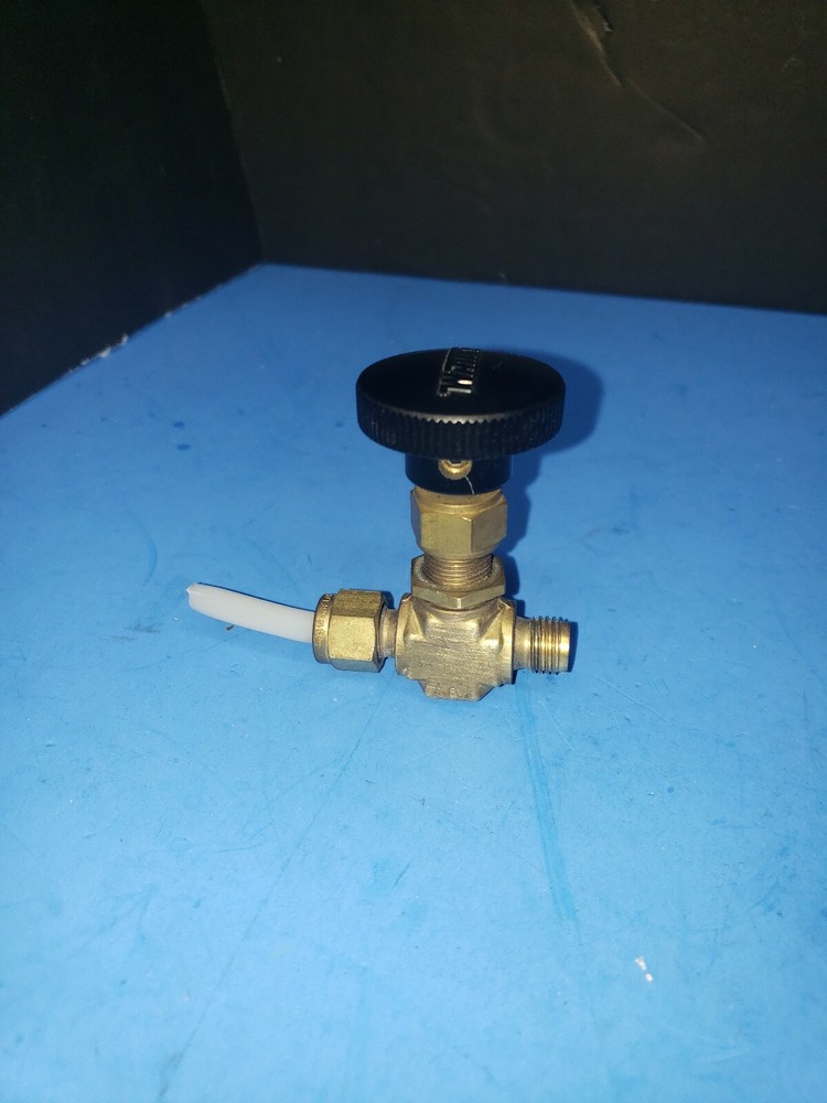 WHITEY B-1RS4 Brass Needle Valve