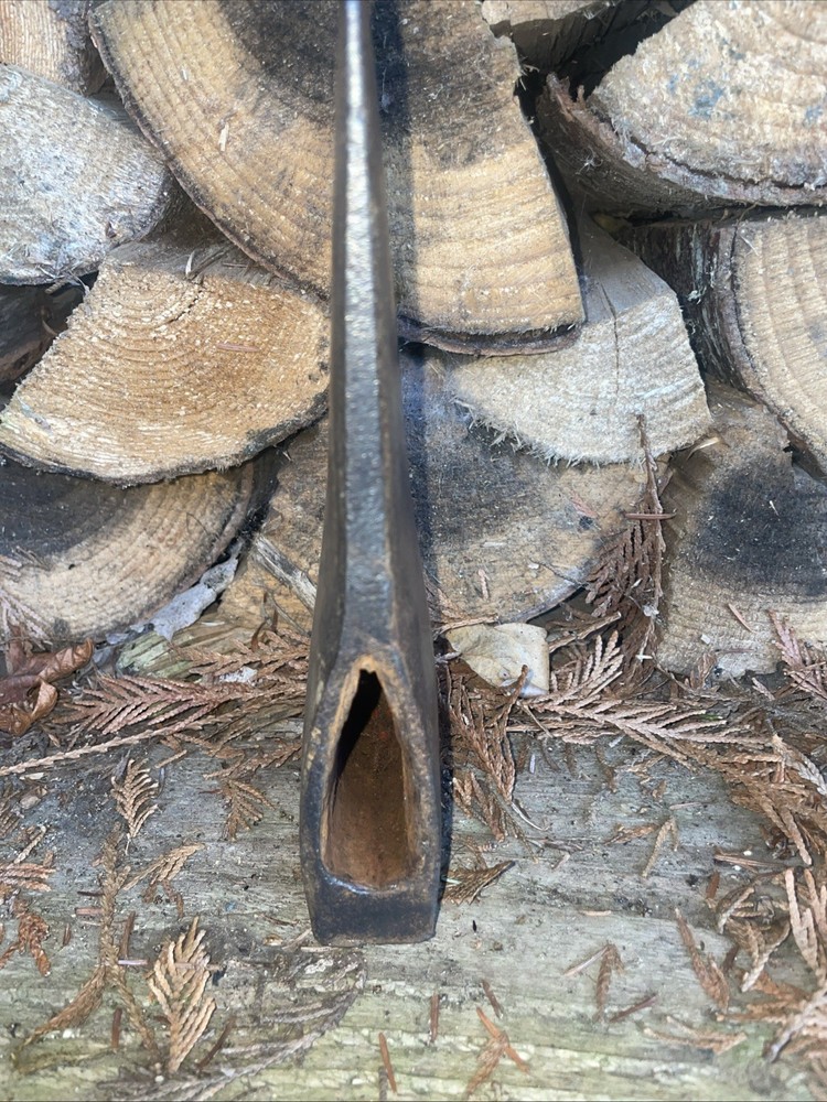 VINTAGE TRUE TEMPER KELLY STANDARD SINGLE BIT AXE HEAD