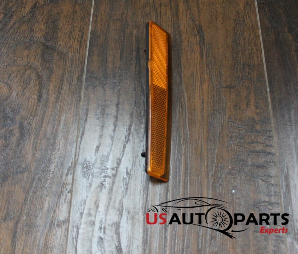 STEP PANEL REFLECTOR RH - FOR MITSUBISHI FUSO