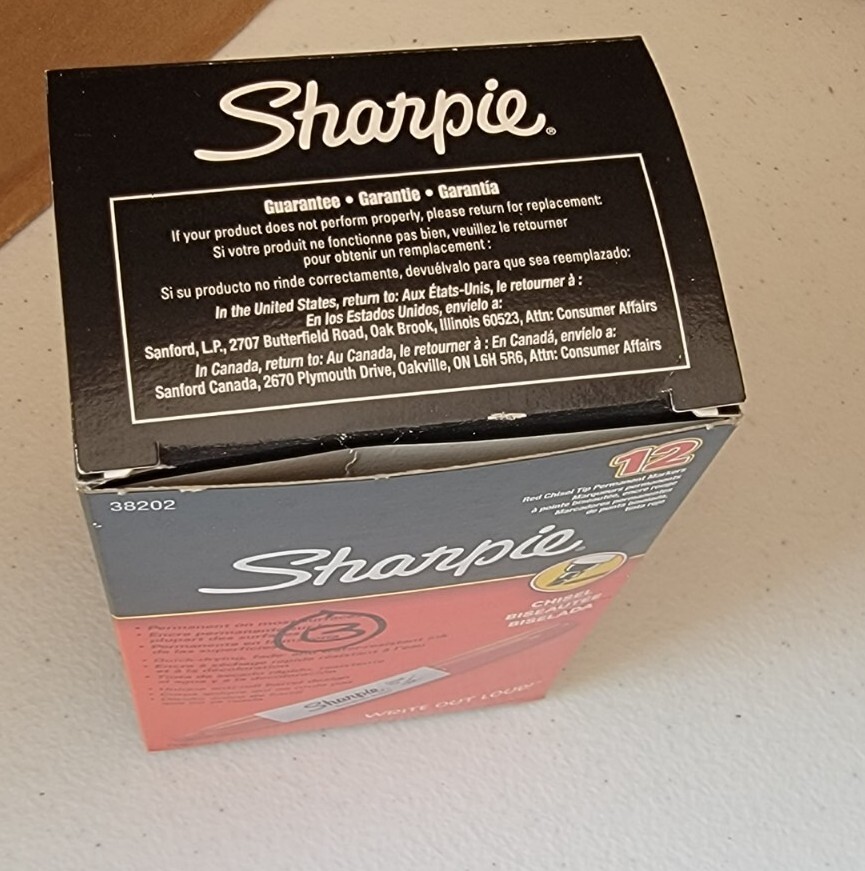 Sharpie Permanent Marker, Chisel Tip, Red, Pack of 12