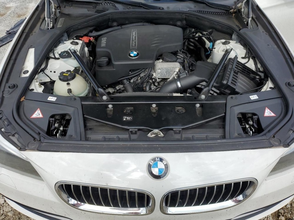 528I 2016 Glove Box 4972146