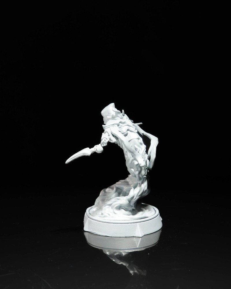 DnD Ghost with Daggers 32mm Scale (unpainted)