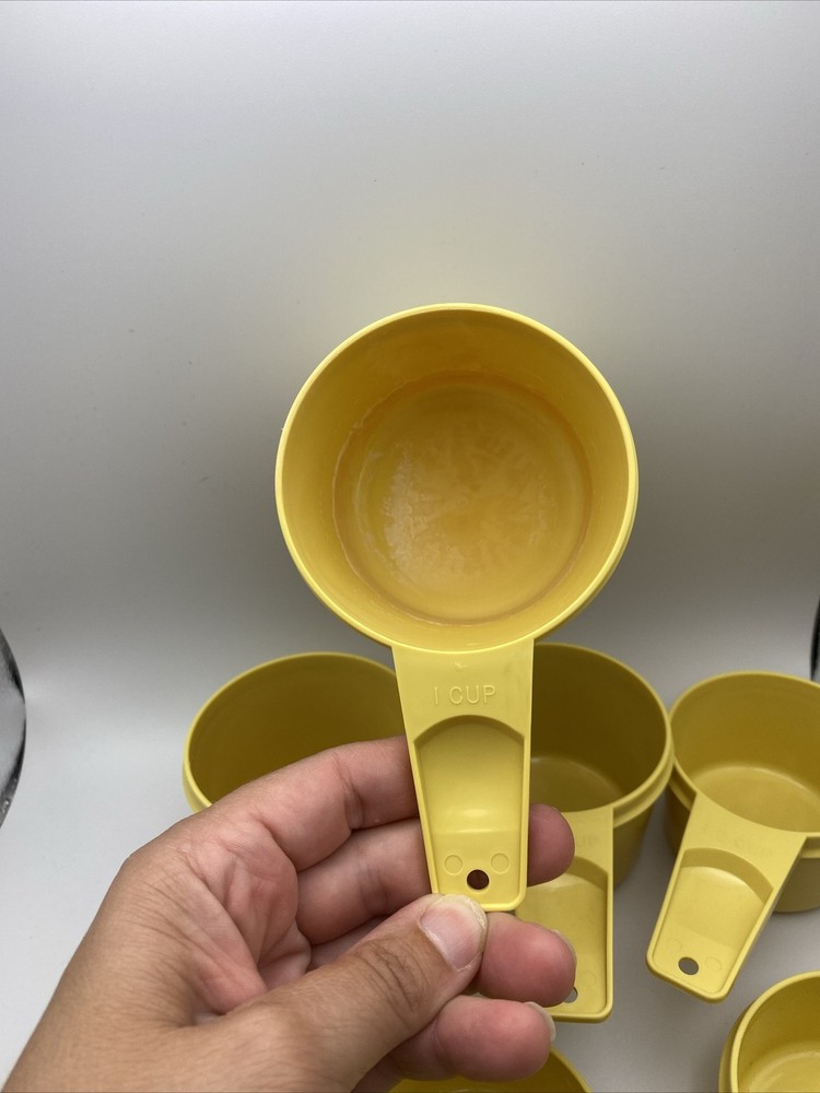 Vintage Tupperware Measuring Cups And Spoons Set Yellow Nesting Stacking 10