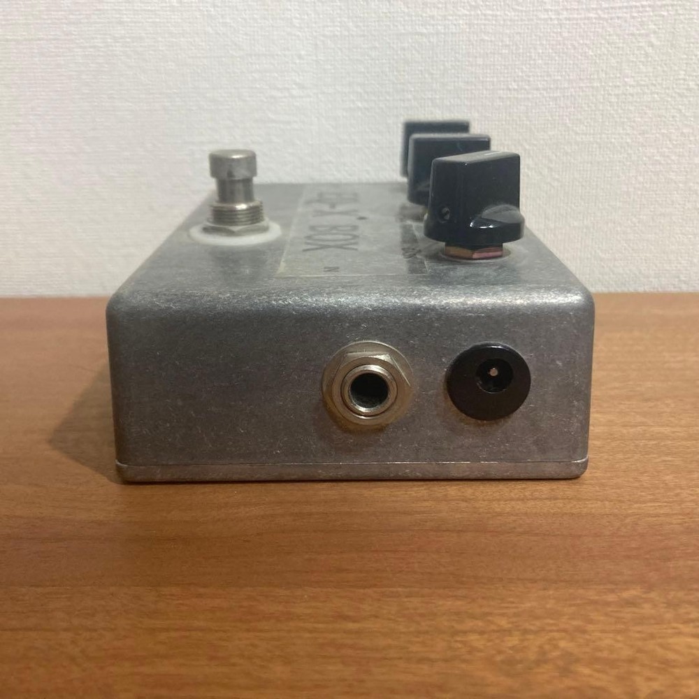 Electric bass pre equalizer