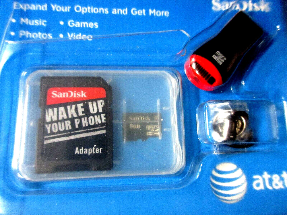 SanDisk 8GB Memory Card & Mobile Mate Reader Micro NEW