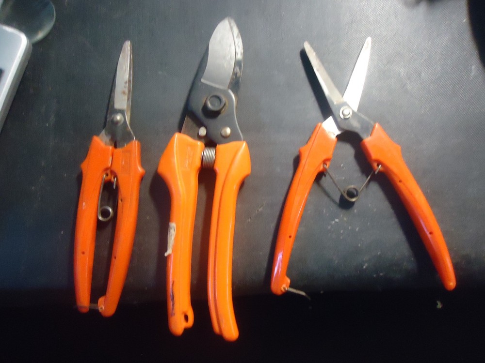 vintage Snap Cut Bypass 2 Pruning Shears For Stems 1 pruning shear