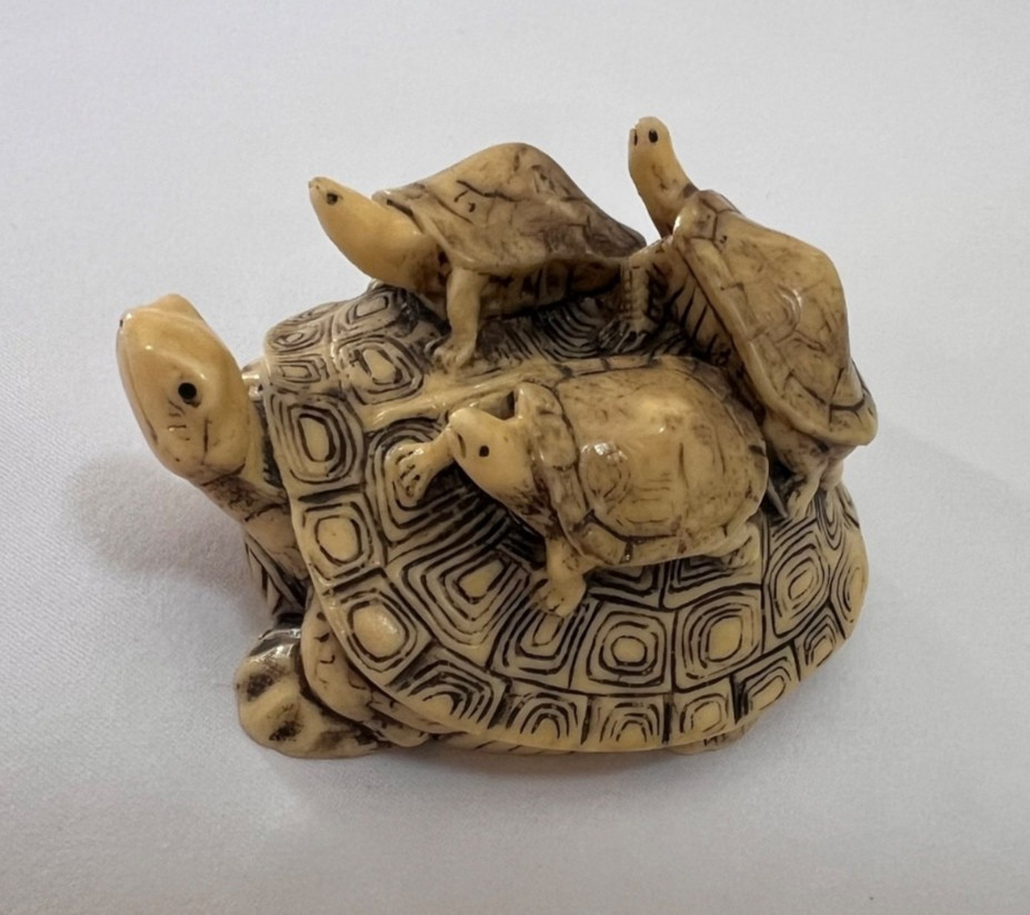 VINTAGE HAND CARVED NETSUKI TURTLE WITH BABIES