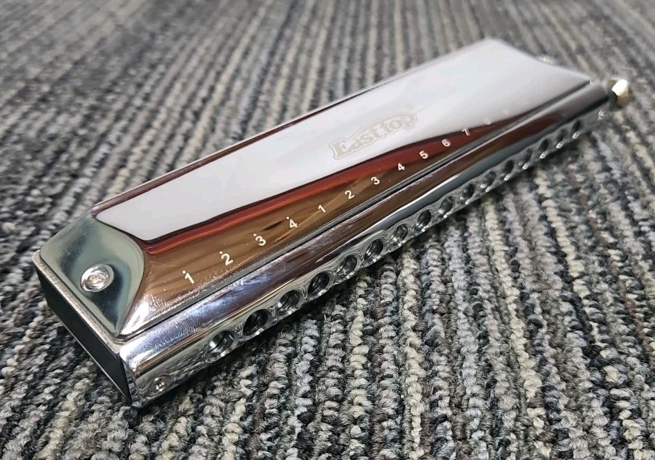 Easttop Chromatic 16-64 C Silver Harmonica with Case