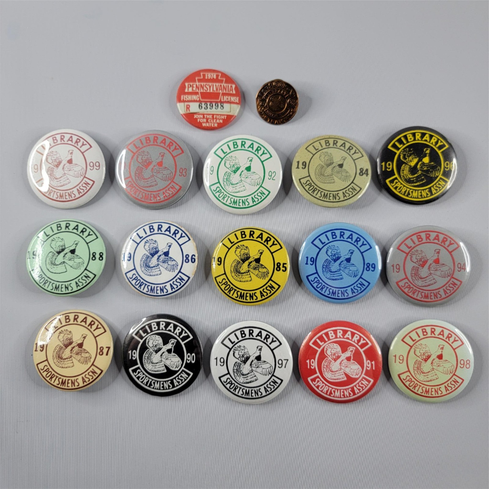Pennsylvania Fishing License Button Pin 1974-98 Library Sportsmans Assoc Lot x17