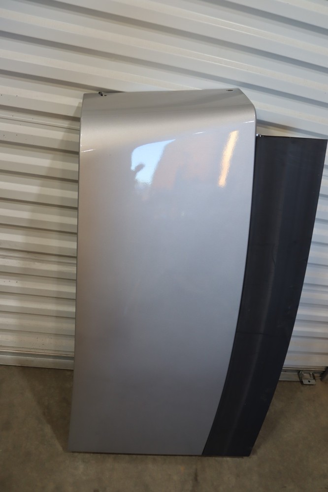 2018-2023 PETERBILT 579 LEFT UPPER CAB EXTENDER FAIRING SKIRT PANEL SILVER OEM