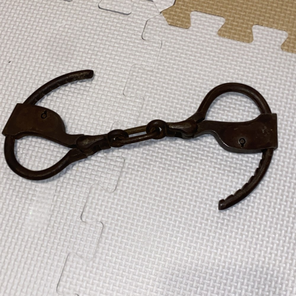 HANDCUFFS RESTRAINTS – ANTIQUE
