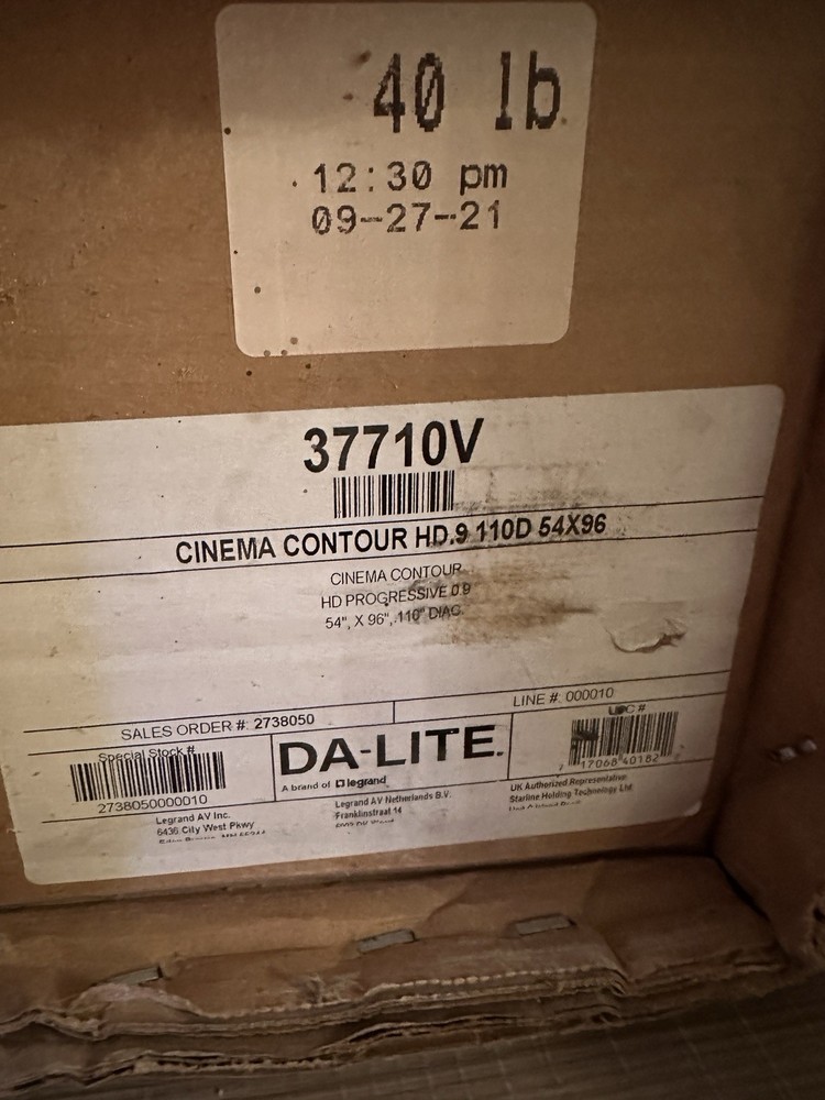 Da-Lite Cinema Contour 110” Fixed Frame Projector Screen HD Progressive 0.9