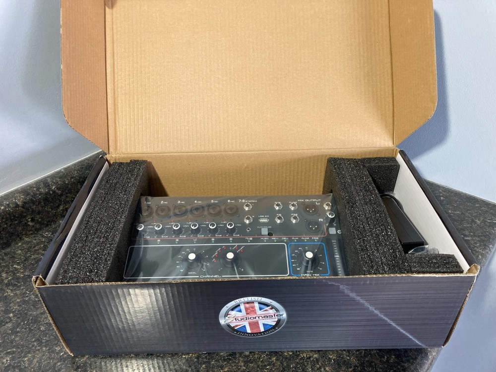 Studiomaster DigiLive 8C 8-Input Digital Mixer