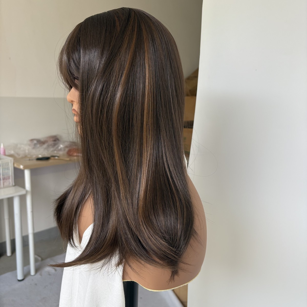 Heat Resistant Synthetic Hair Mixed Brown Straight Dress Up Wigs With Bangs