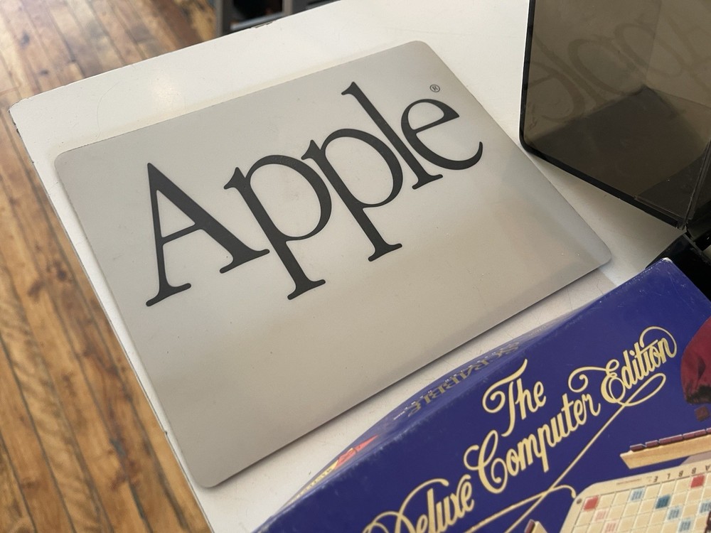Lot of Apple Software + Extras - Scrabble, Auto Doubler, Mousepad, Disk Box