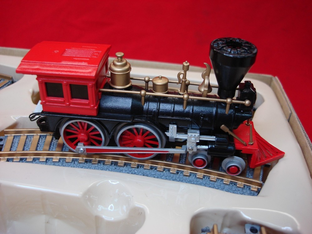 DESKTOP LOCOMOTIVE TRAIN SET - FELDSTEIN & ASSOC. - COMPLETE & GREAT CONDITION