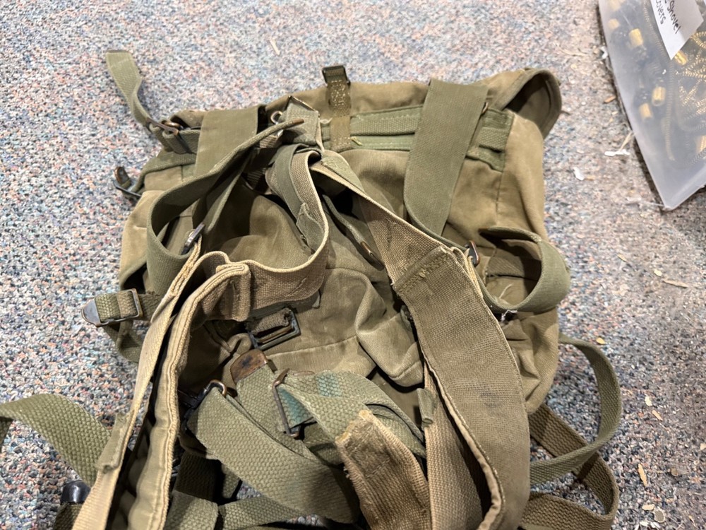 ORIGINAL POST WWII KOREAN WAR US ARMY M1945 COMBAT FIELD PACK & SUSPENDERS SET-